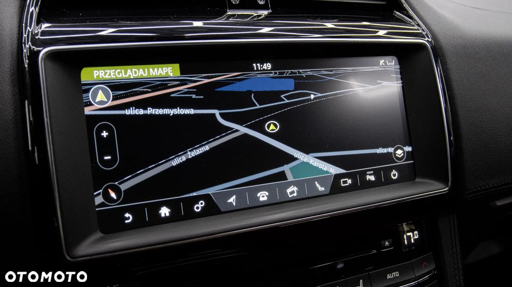 Jaguar F-Pace - 33