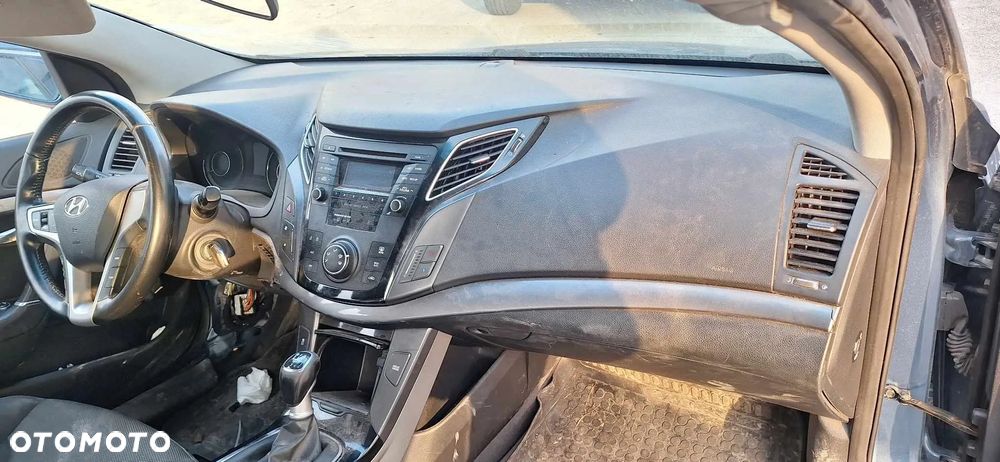 Hyundai I40 1,7CRDI rozrusznik - 8