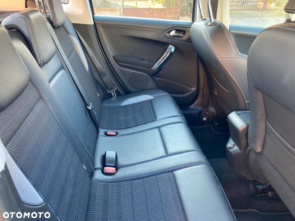 Peugeot 2008 120 VTI Allure - 12