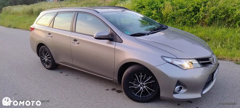 Toyota Auris 1.4 D-4D Active - 10