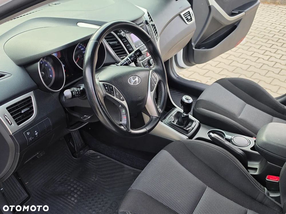 Hyundai i30 1.6 Classic - 17