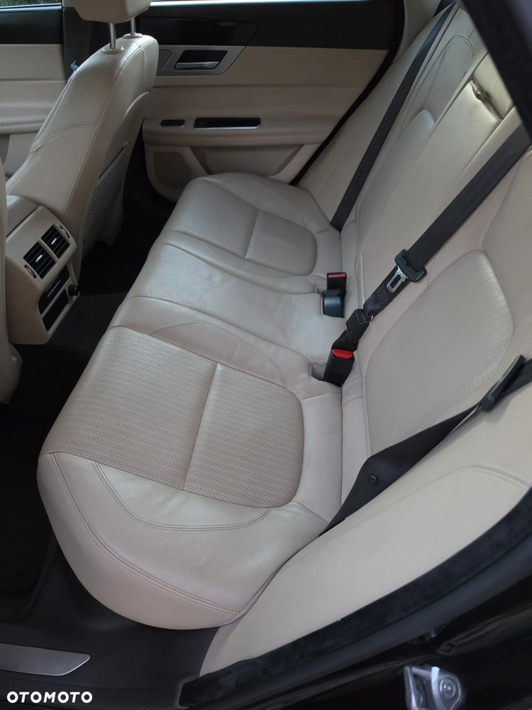 Jaguar XF - 23