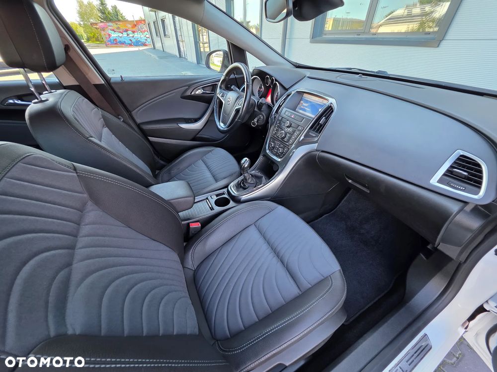 Opel Astra 1.4 Turbo Color Edition - 17