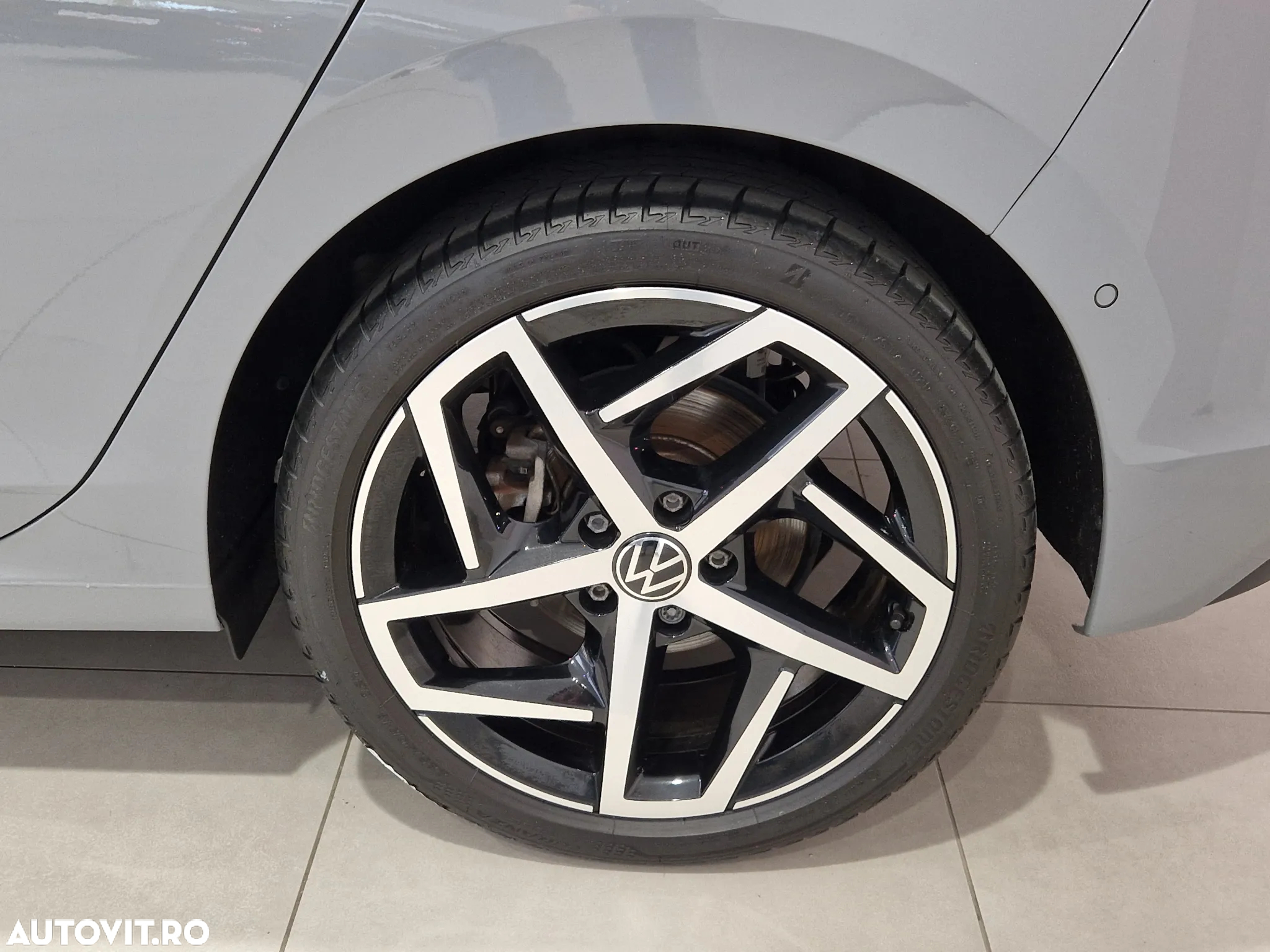 Volkswagen Golf - 10