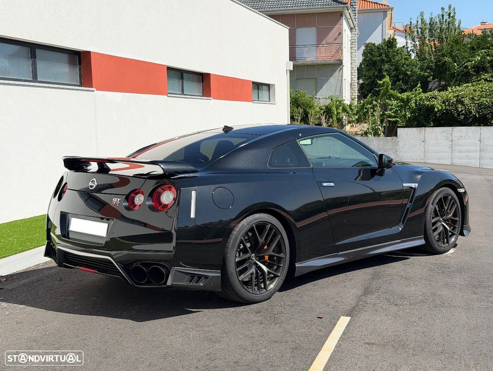 Nissan GT-R Black Edition - 4