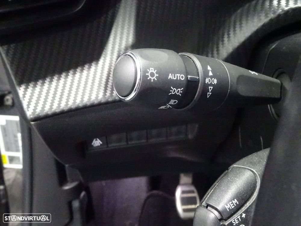 Peugeot 2008 1.5 BlueHDi GT - 10