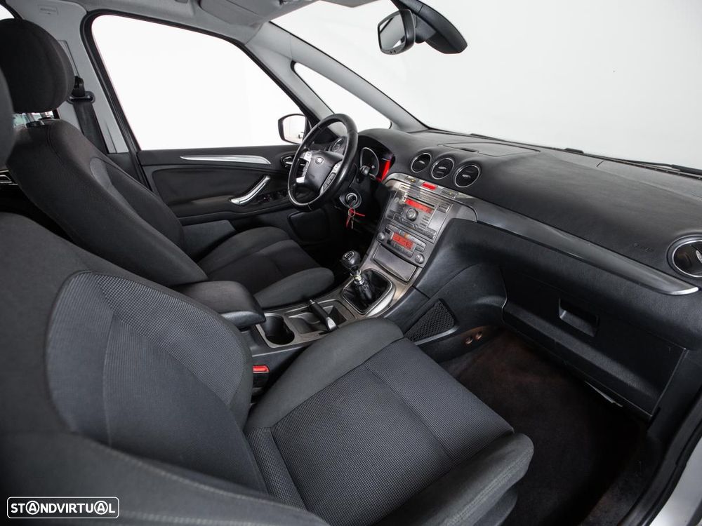 Ford S-Max - 8