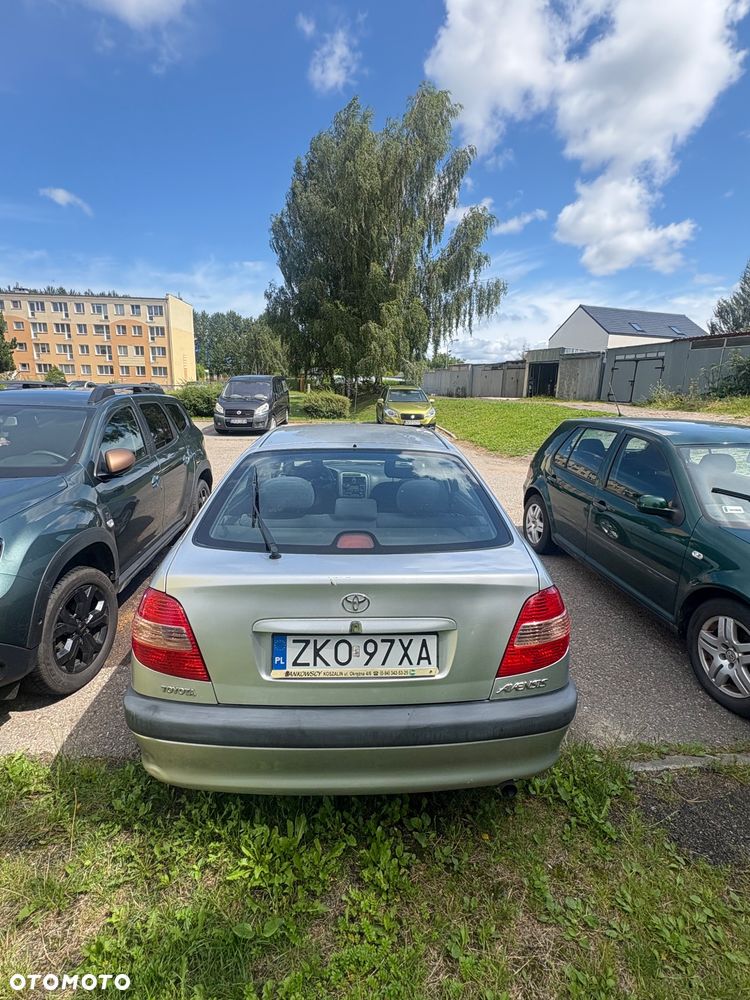 Toyota Avensis - 7