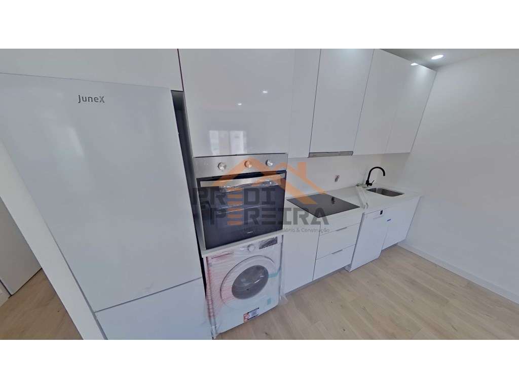 Situado em Odivelas, apartamento T2+1, remodelado. - Grande imagem: 3/22