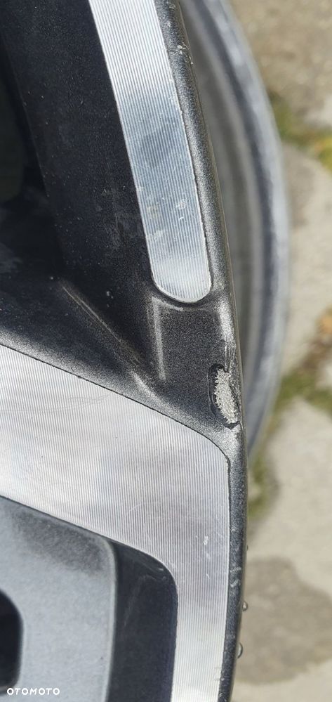 Felga aluminiowa Hyundai OE SANTA FE 7.5" x 18" 5x114.3 ET 49,5 - 4