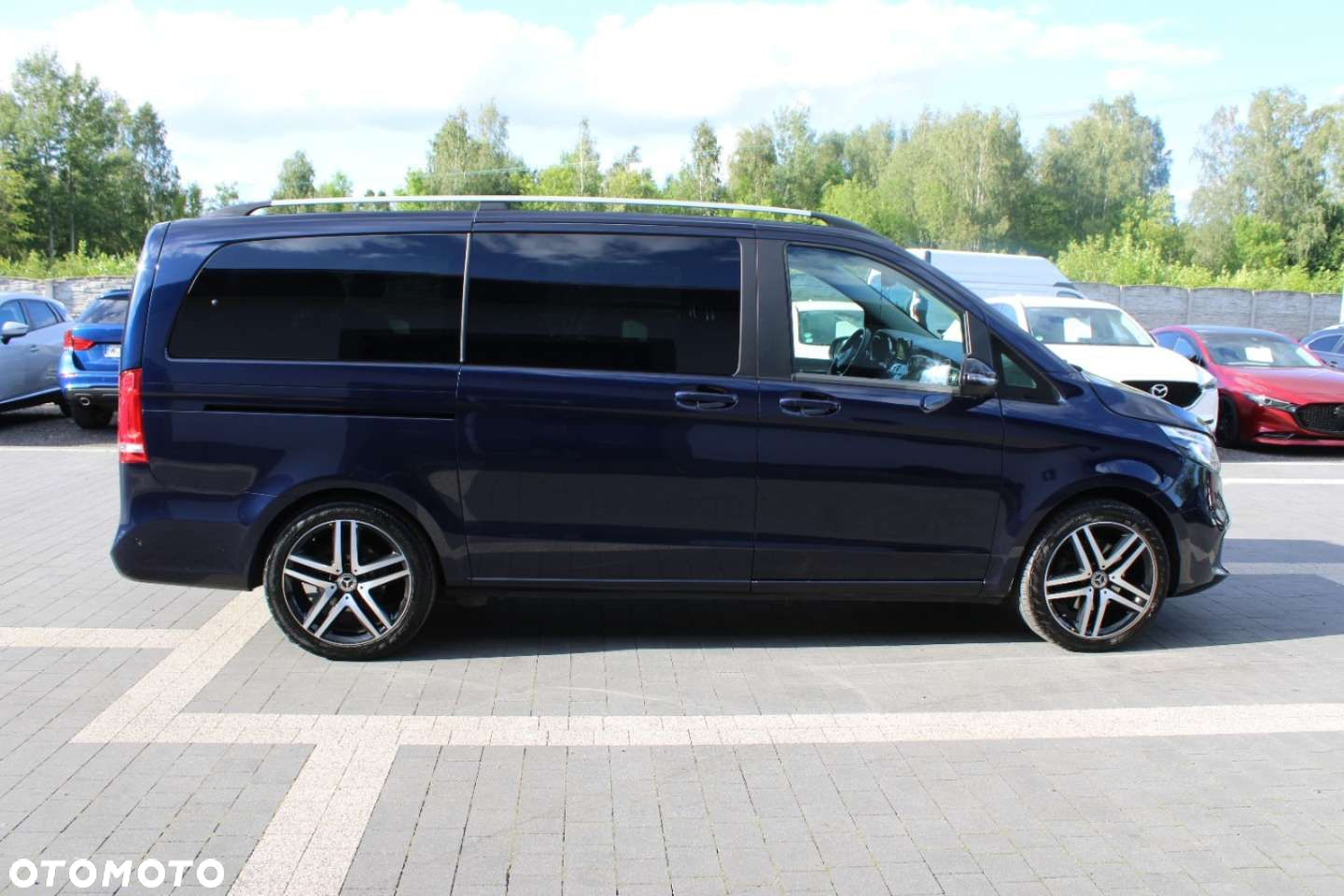 Mercedes-Benz Klasa V - 8
