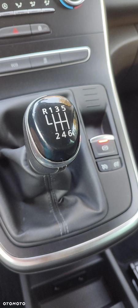 Renault Scenic - 16