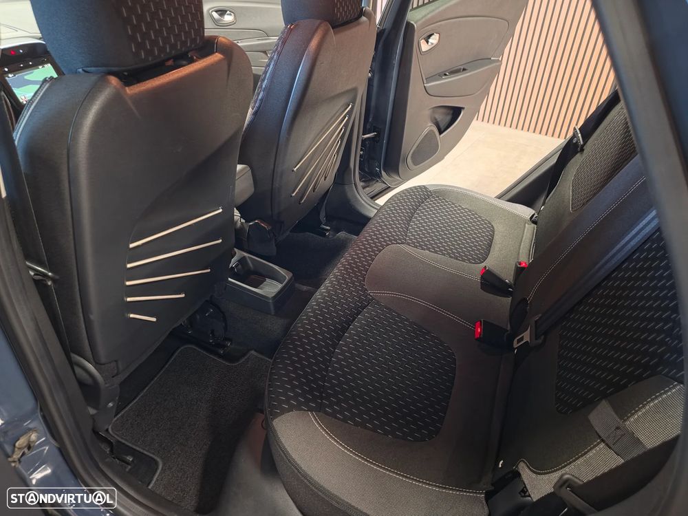 Renault Captur 1.5 dCi Exclusive - 21