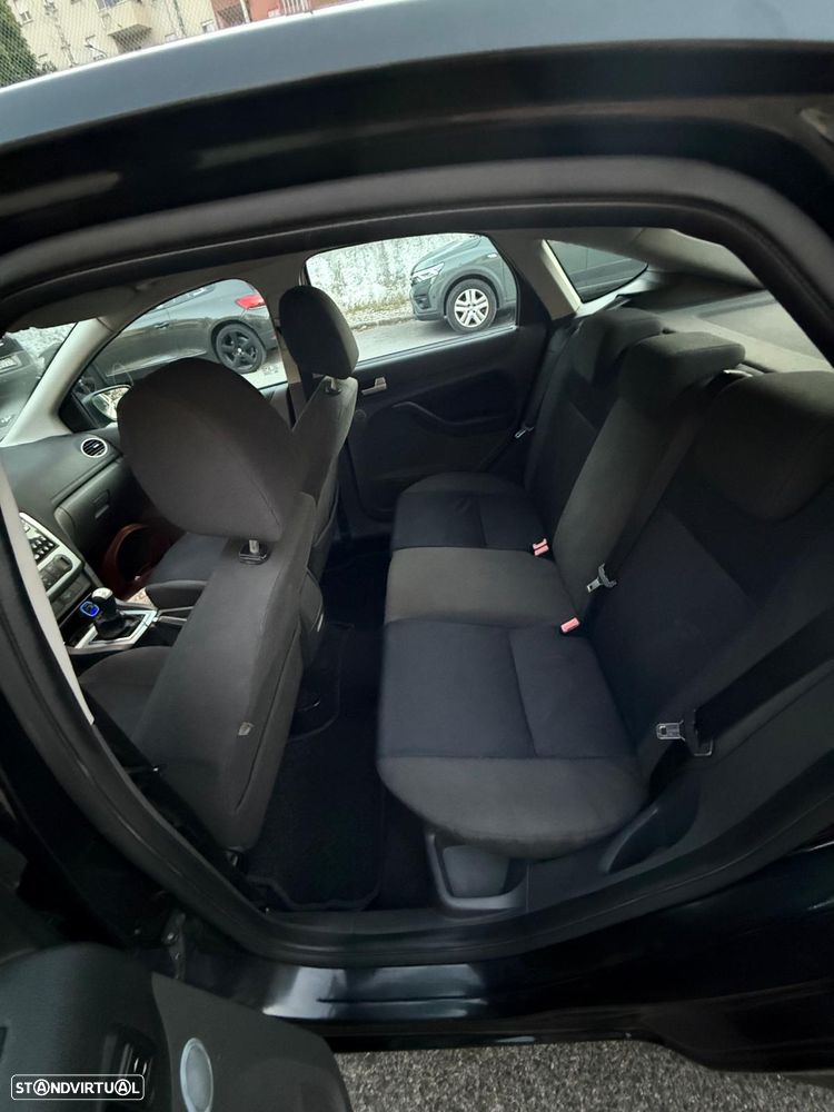 Ford Focus 1.6 TDCi Connection - 11