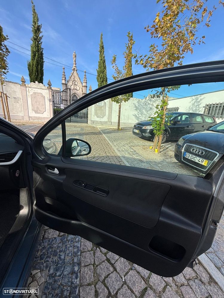 Peugeot 207 1.4 HDi Urban - 16