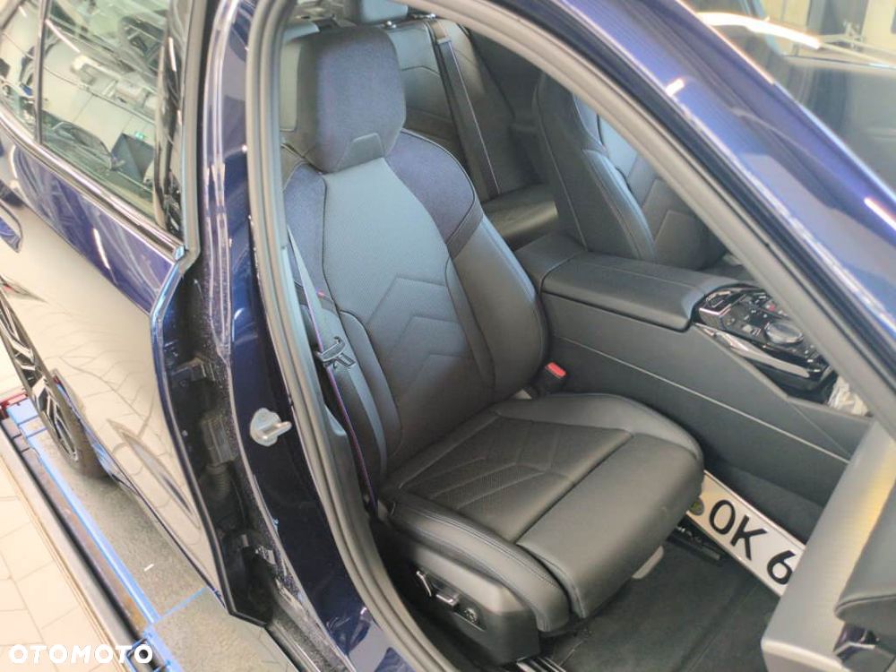 BMW Seria 5 540d xDrive mHEV M Sport - 15