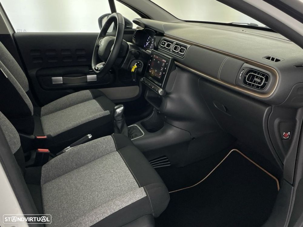 Citroën C3 1.2 PureTech Shine - 22