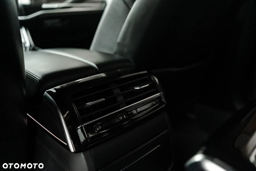 Audi A8 - 35