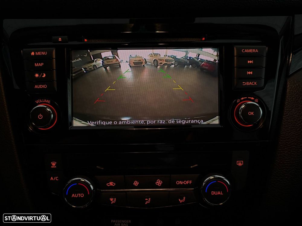 Nissan Qashqai 1.5 dCi N-Connecta J17 DCT - 25