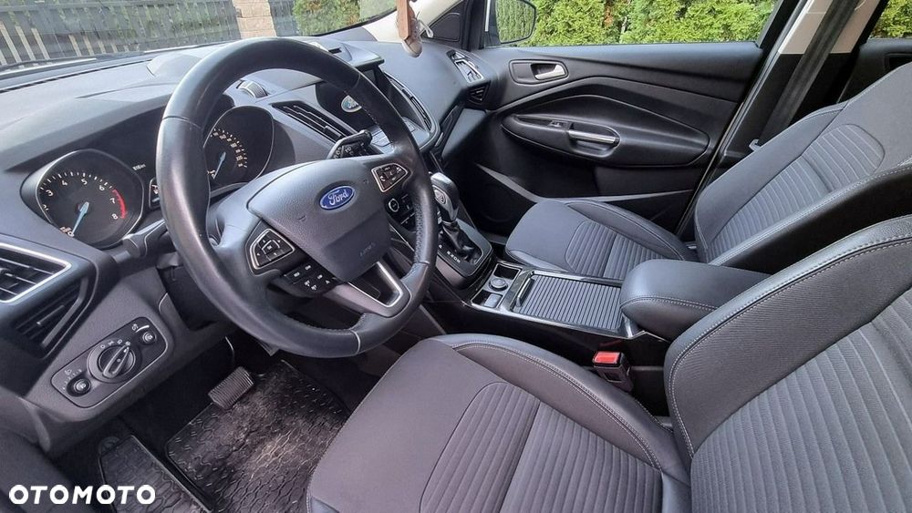 Ford Kuga - 12
