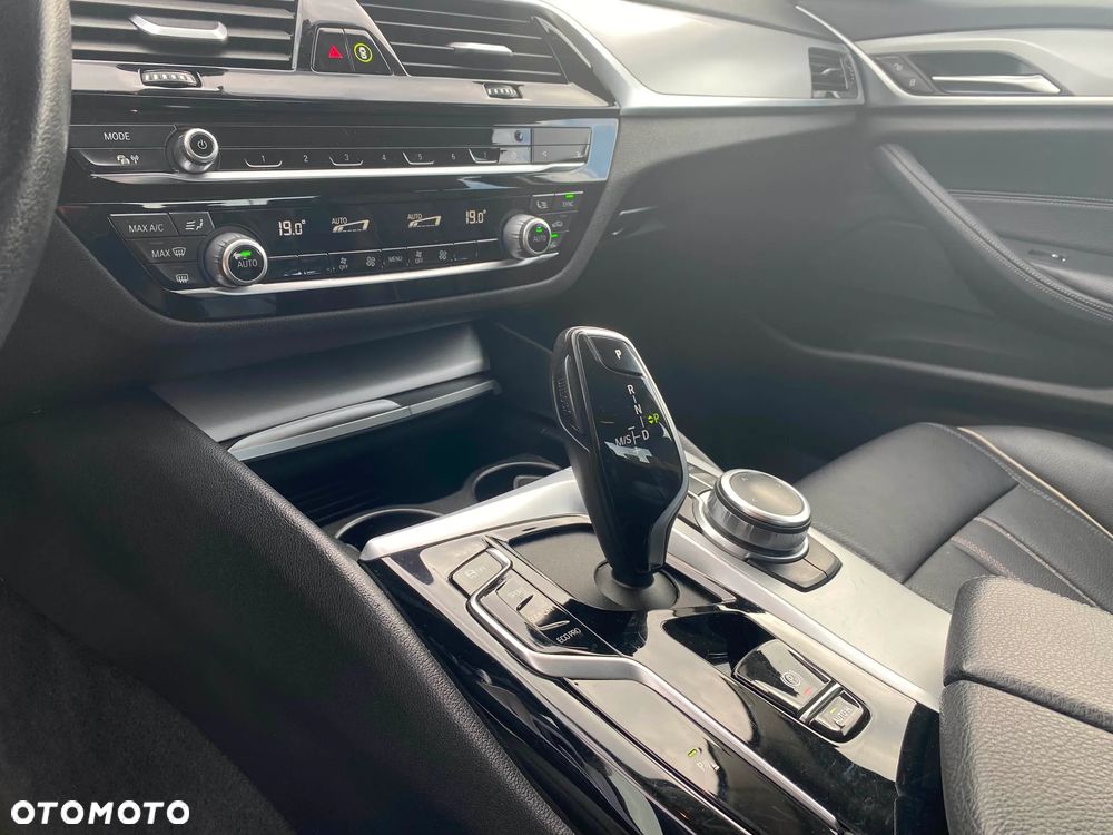 BMW Seria 5 518d - 5