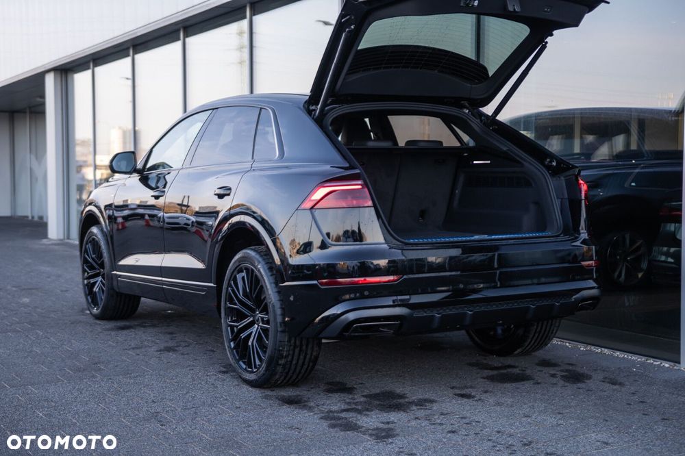Audi Q8 - 8