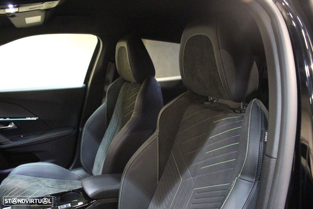 Peugeot e-2008 50 kWh GT - 24