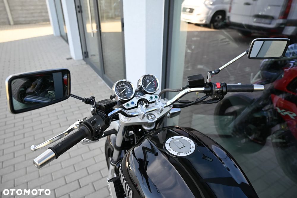 Yamaha XJR - 7