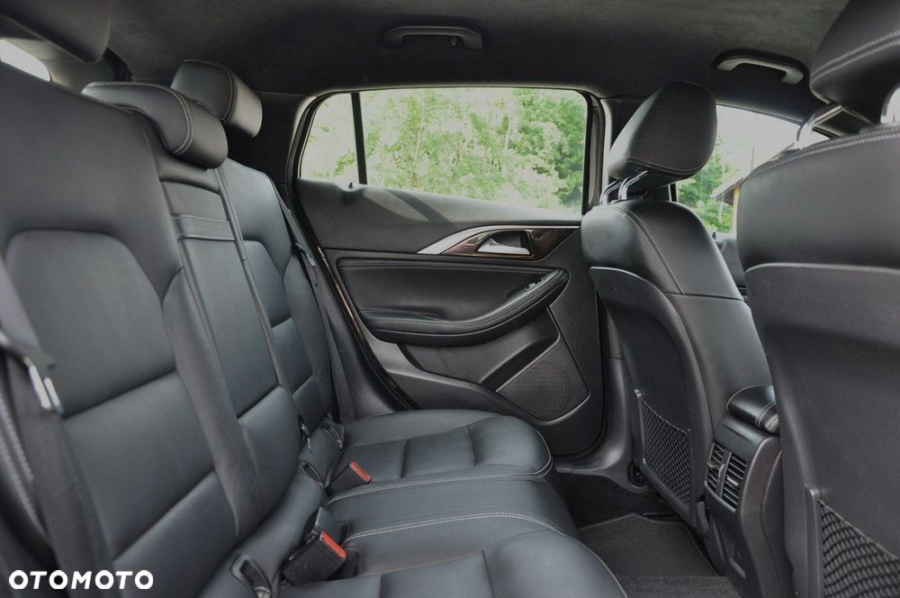 Infiniti Q30 1.6t DCT Premium Tech - 21