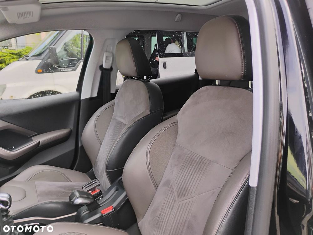 Peugeot 2008 1.6 e-HDi Allure S&S - 11