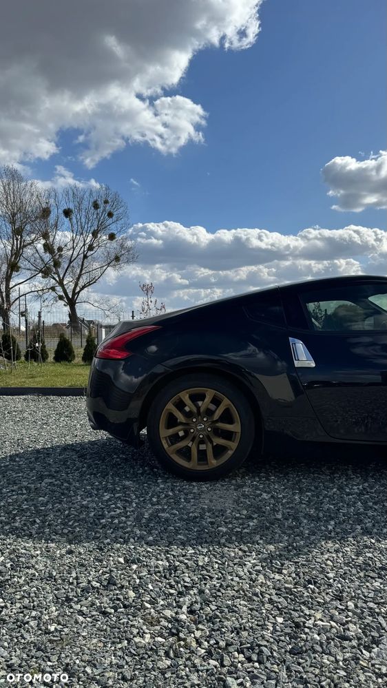 Nissan 370 Z - 12