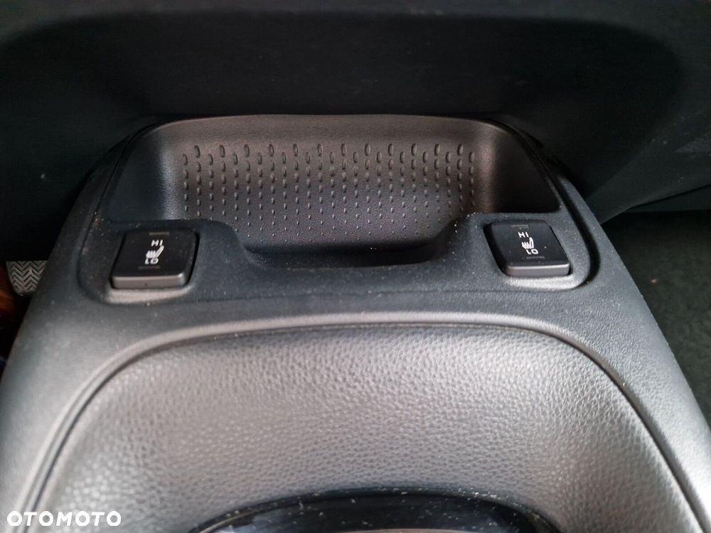 Toyota Corolla - 22