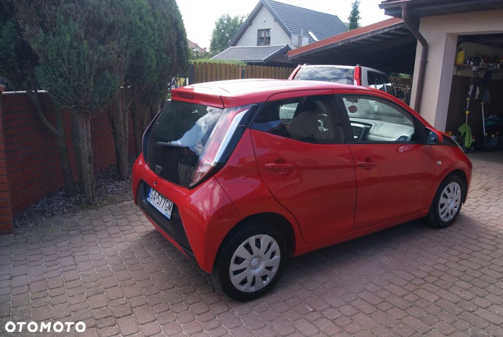 Toyota Aygo x-clusiv - 6