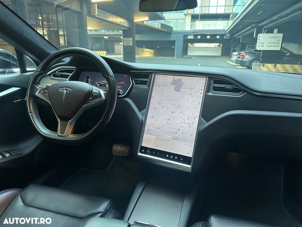 Tesla Model S - 5
