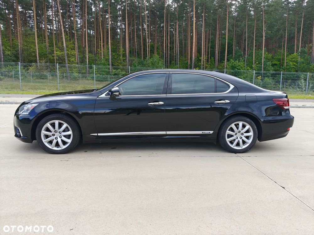 Lexus LS 600h L - 30