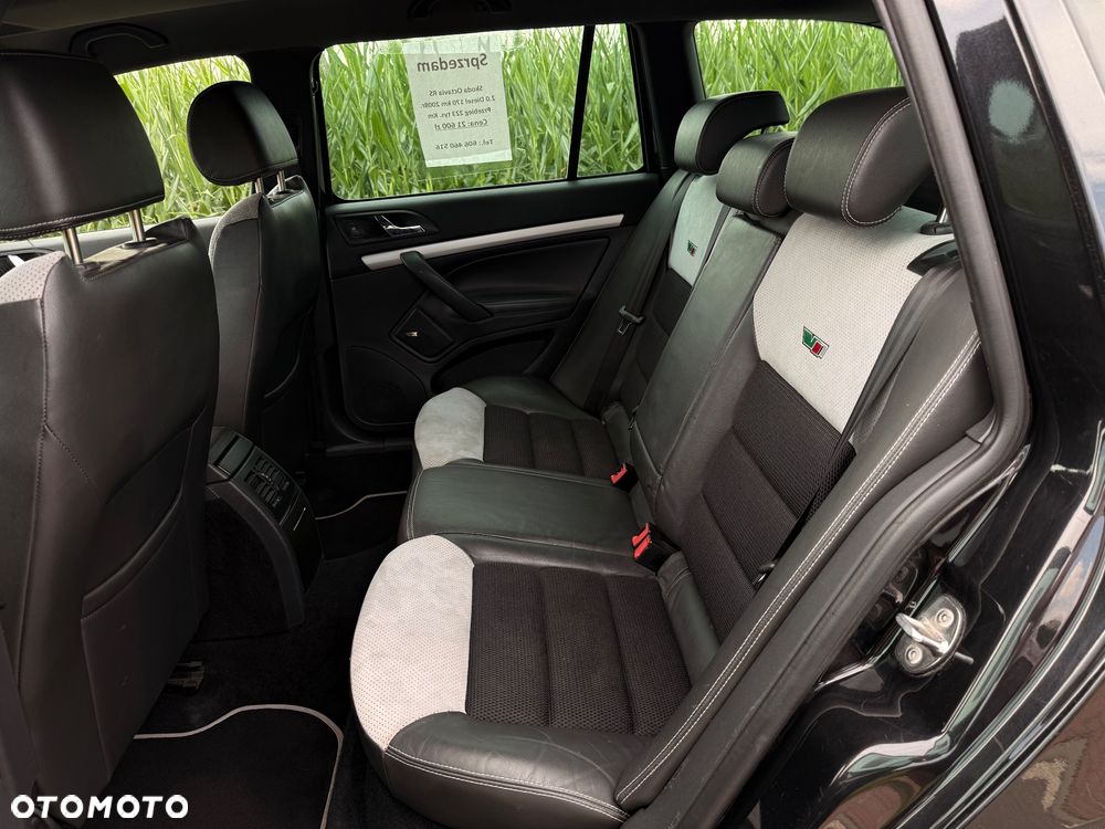 Skoda Octavia 2.0 TDI DPF RS DSG - 18