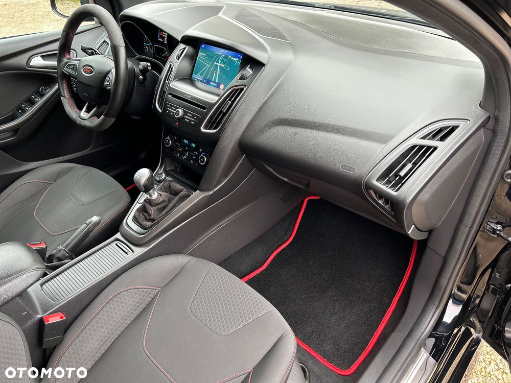 Ford Focus 1.5 EcoBoost ST-Line ASS - 17