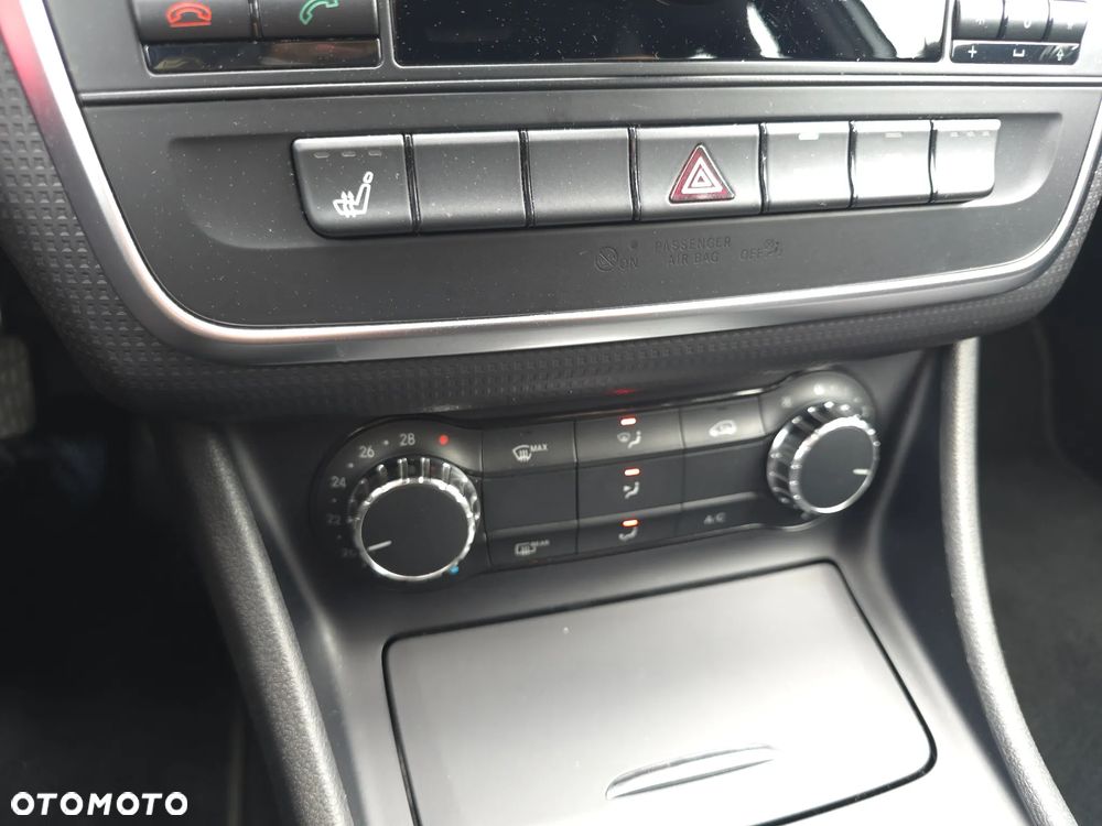 Mercedes-Benz Klasa A 180 (BlueEFFICIENCY) Style - 28