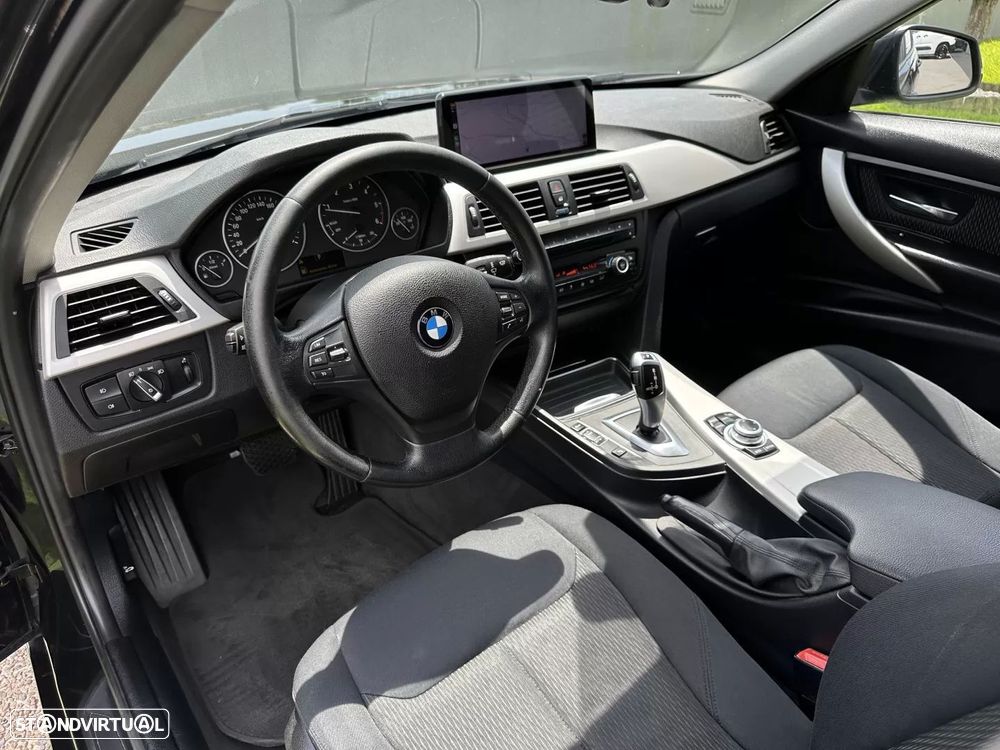 BMW 318 d Aut. Sport Line - 23