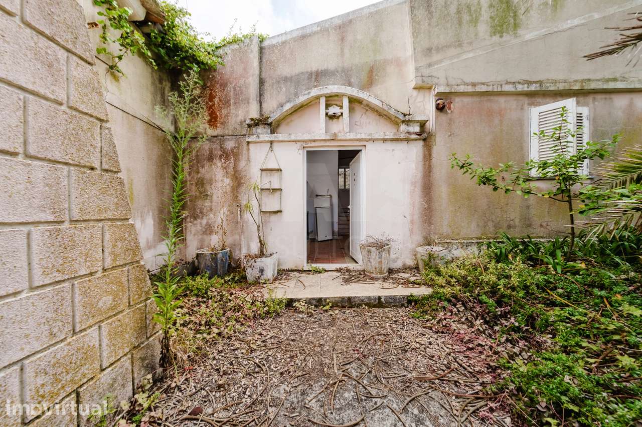 Moradia inserida num amplo terreno com 4.730 m² - Grande imagem: 2/35