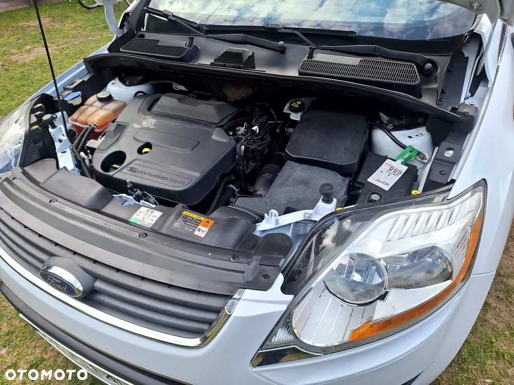 Ford Kuga 2.0 TDCi 2x4 Titanium - 16