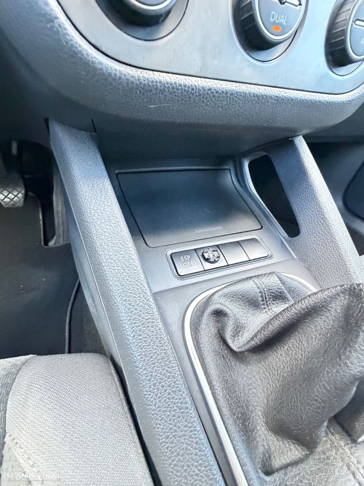 VW Golf 1.9 TDi BlueM. Confortline - 13
