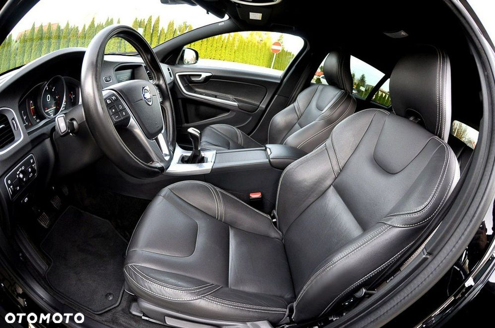 Volvo V60 D3 Drive-E Momentum - 6