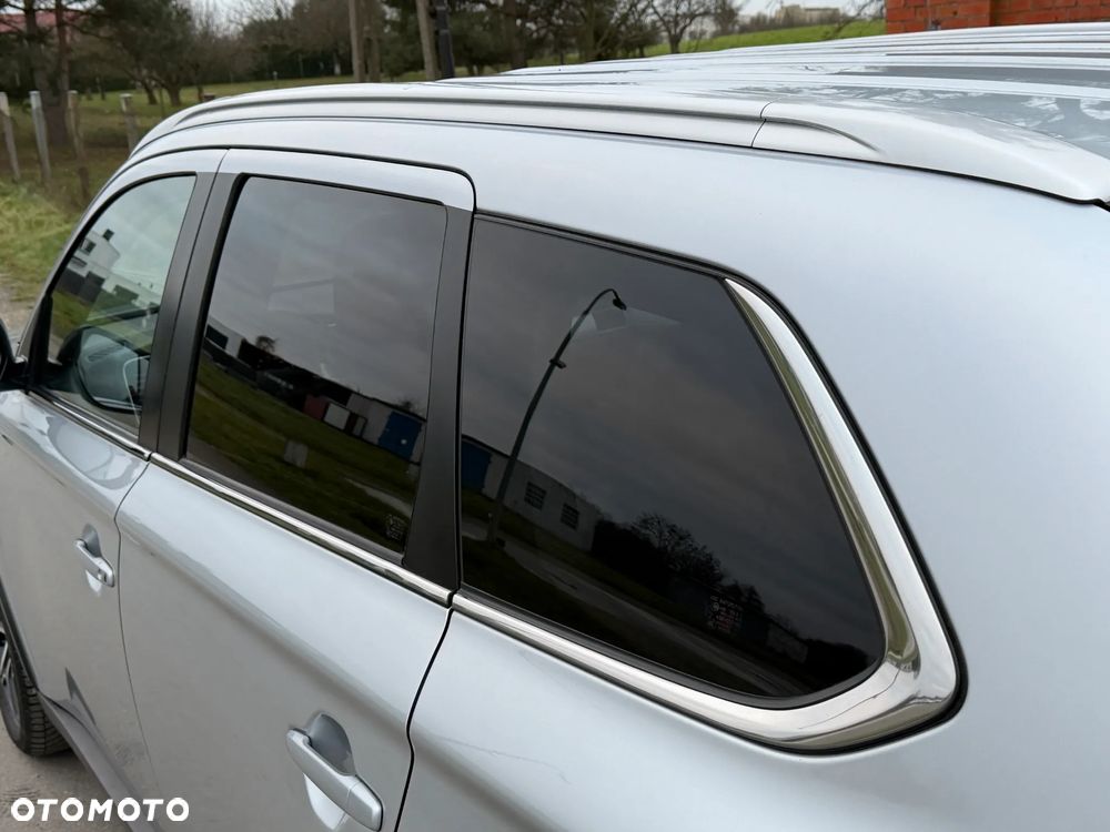 Mitsubishi Outlander - 32