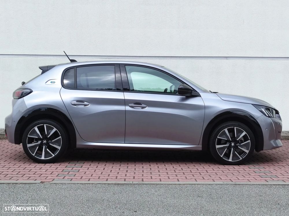 Peugeot e-208 GT - 14