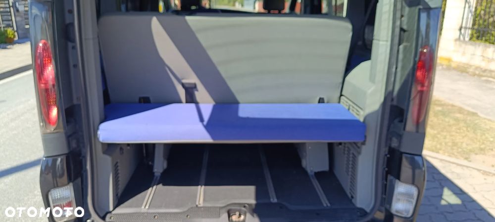 Opel Vivaro - 10
