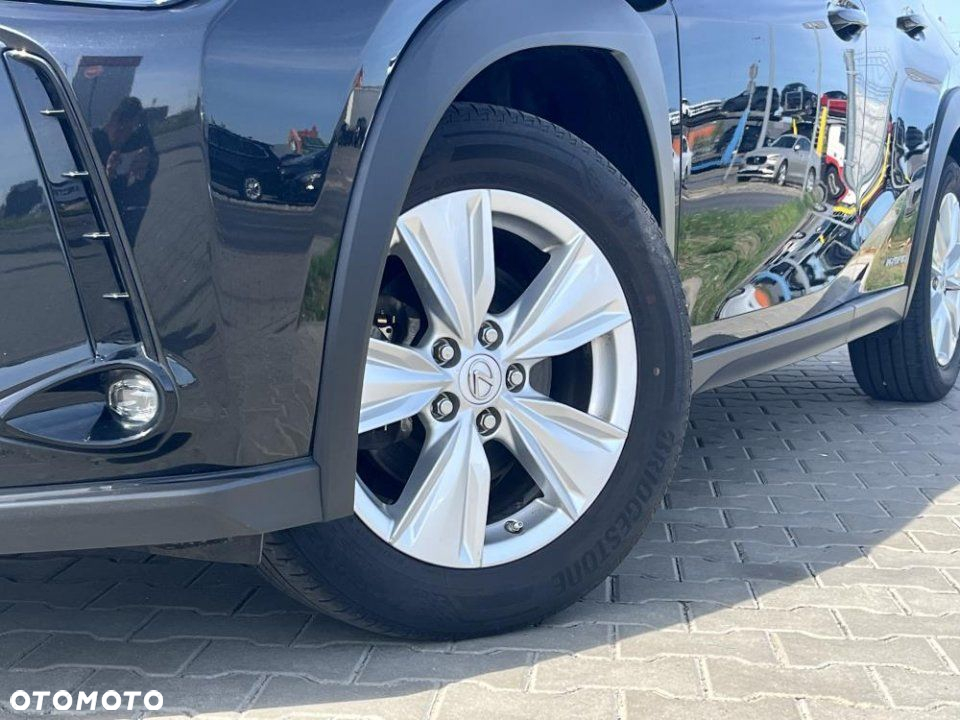 Lexus UX - 10