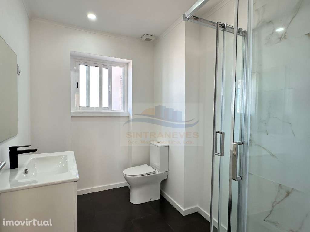 T3 com Vista Aberta e Excelente Exposição Solar - Damaia de Cima - Grande imagem: 3/23