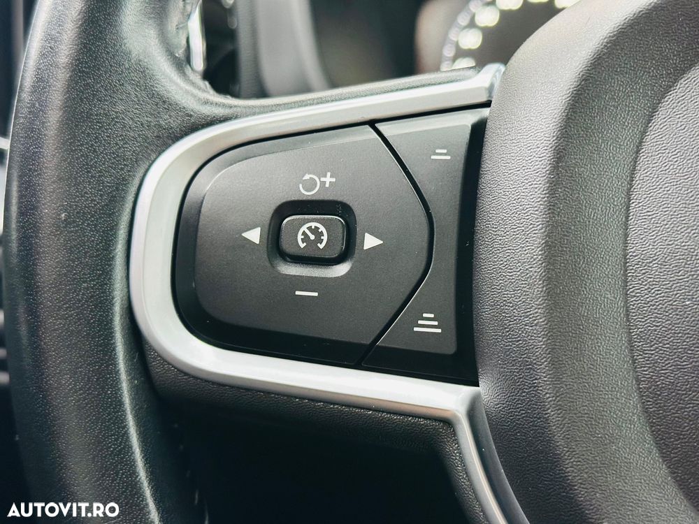 Volvo XC 60 D4 Geartronic Momentum Pro - 27