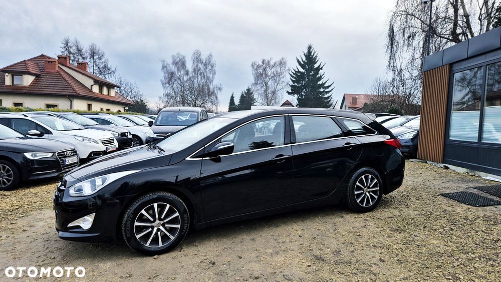 Hyundai i40 Kombi blue 1.6 Family+ - 25